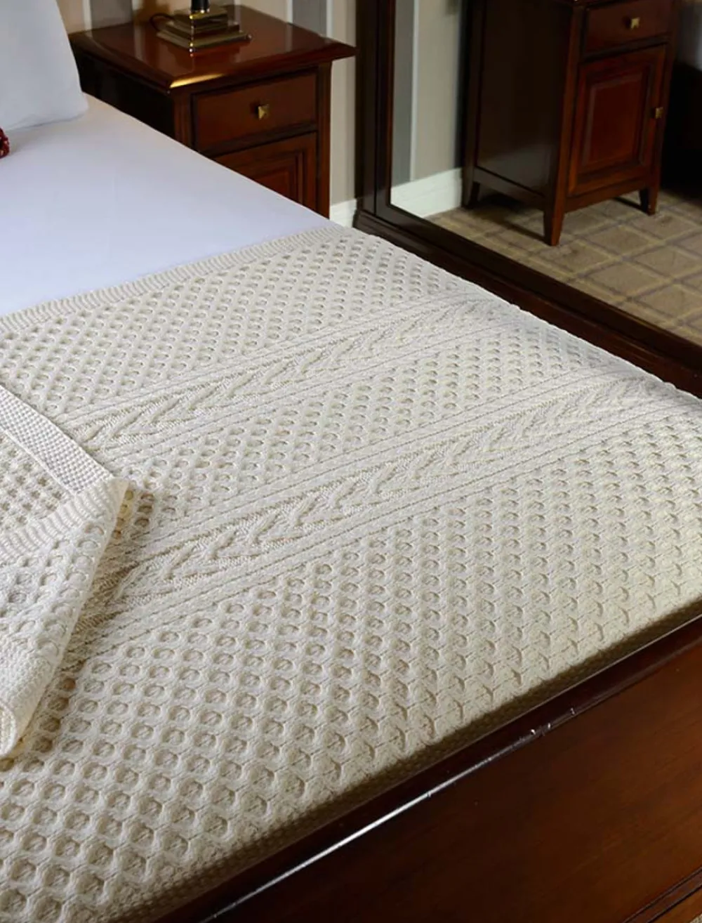 Glenaran Clan Throws^Cahill Clan Aran Throw