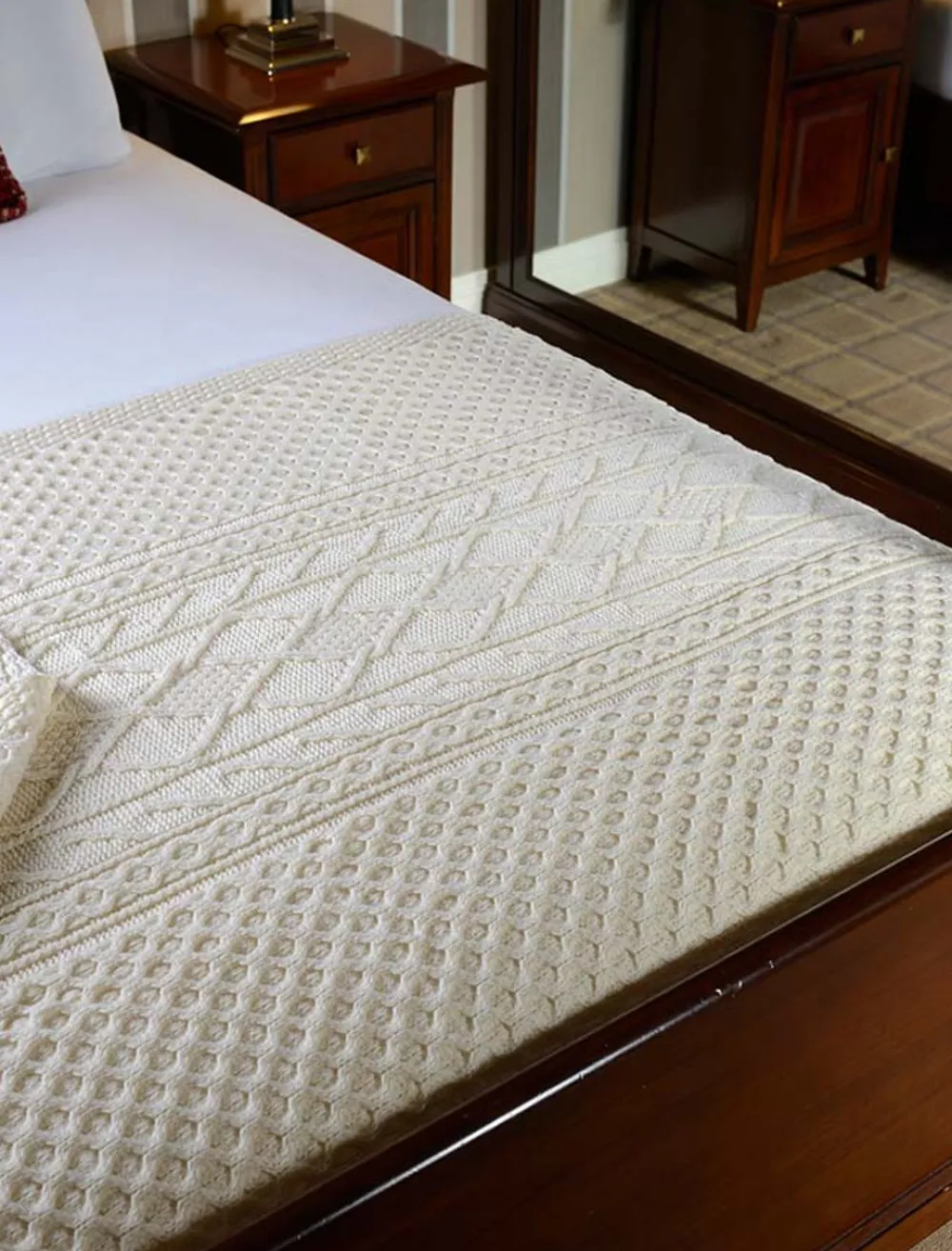 Glenaran Clan Throws^White Clan Aran Throw