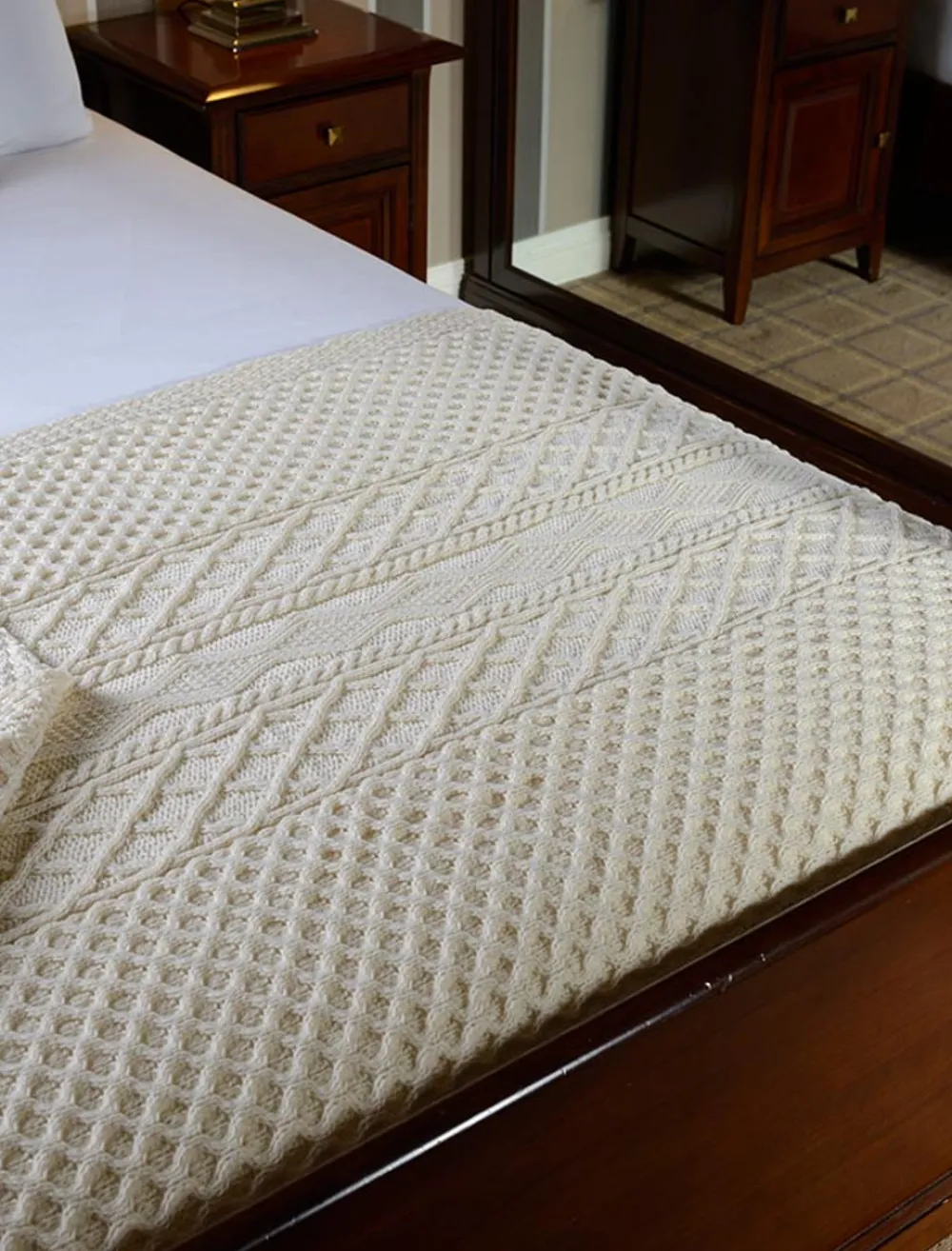 Glenaran Clan Throws^Maher Clan Aran Throw